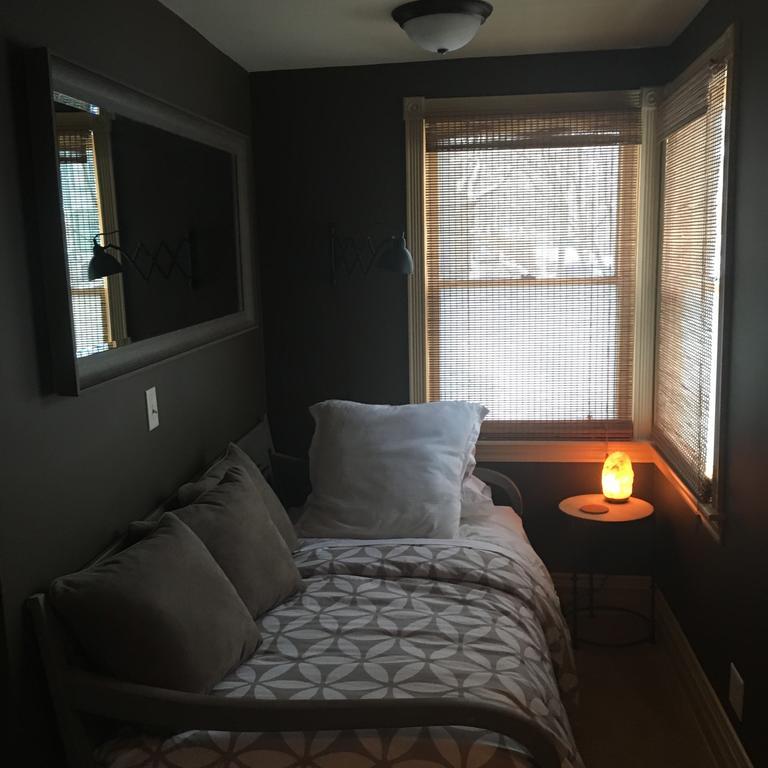 カラマズー Kara'S Kottages Bed & Breakfast エクステリア 写真