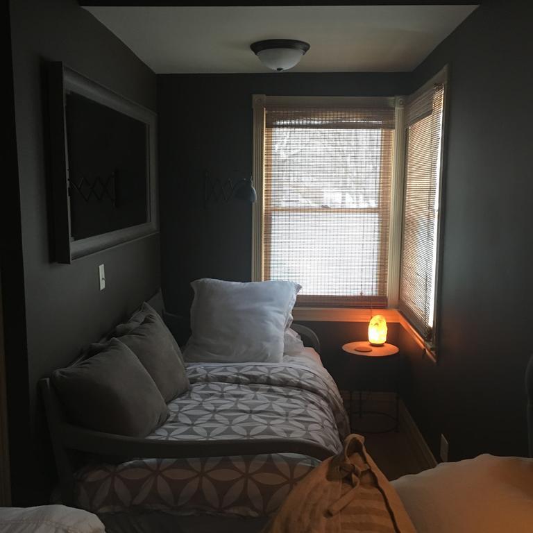 カラマズー Kara'S Kottages Bed & Breakfast エクステリア 写真
