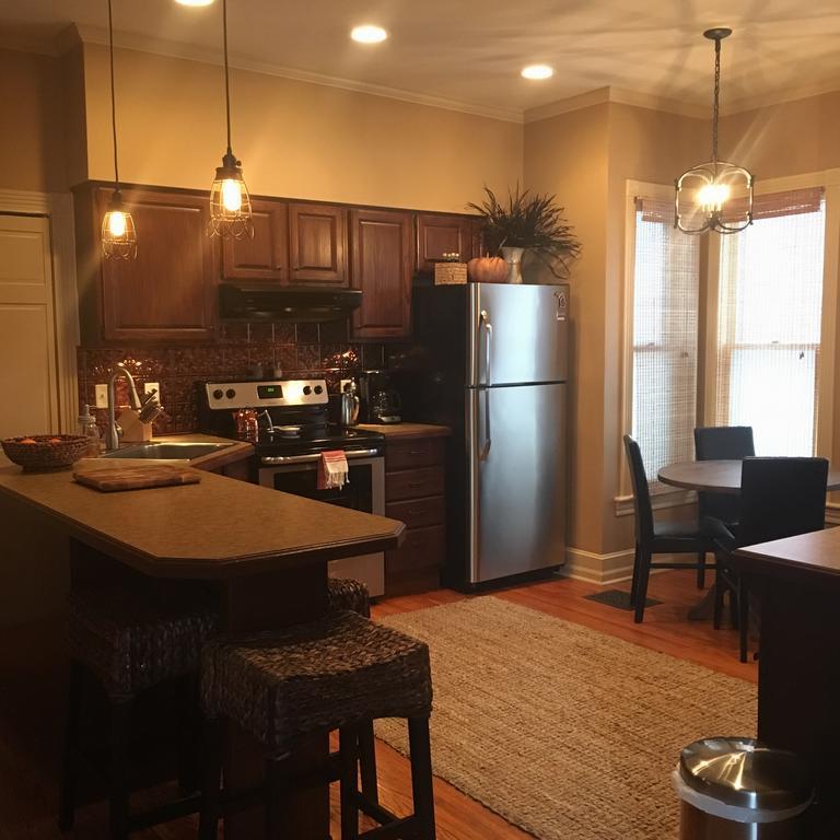 カラマズー Kara'S Kottages Bed & Breakfast エクステリア 写真