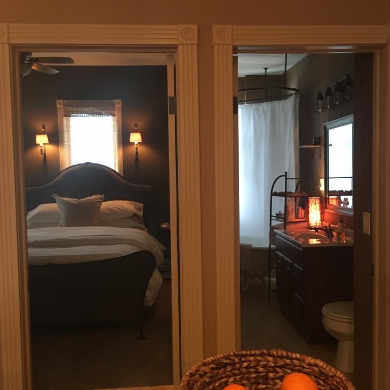 カラマズー Kara'S Kottages Bed & Breakfast エクステリア 写真