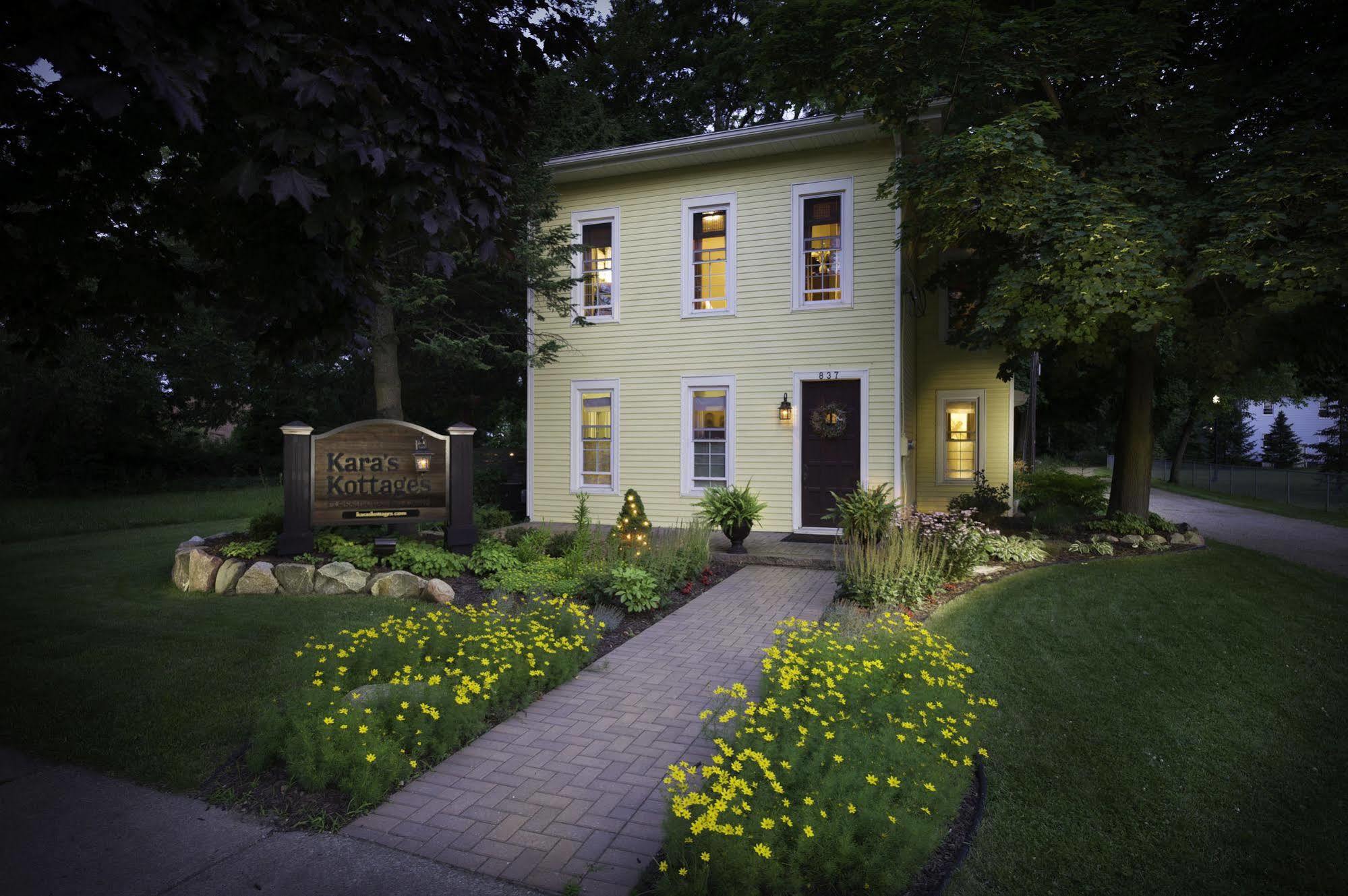カラマズー Kara'S Kottages Bed & Breakfast エクステリア 写真